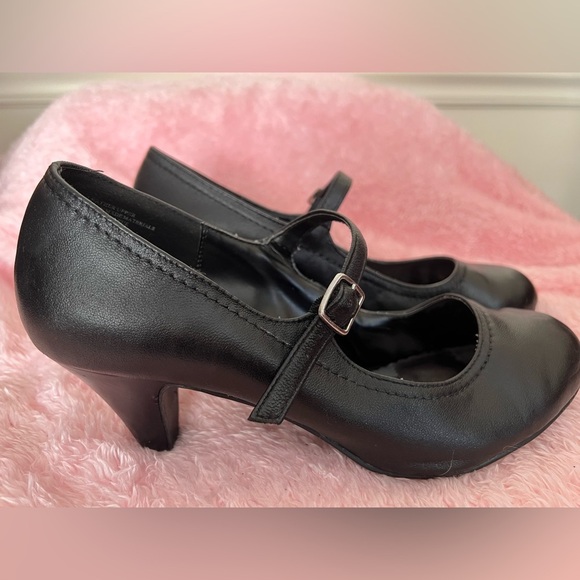 Apostrophe Black 3” Mary Jane Heels - Picture 1 of 10